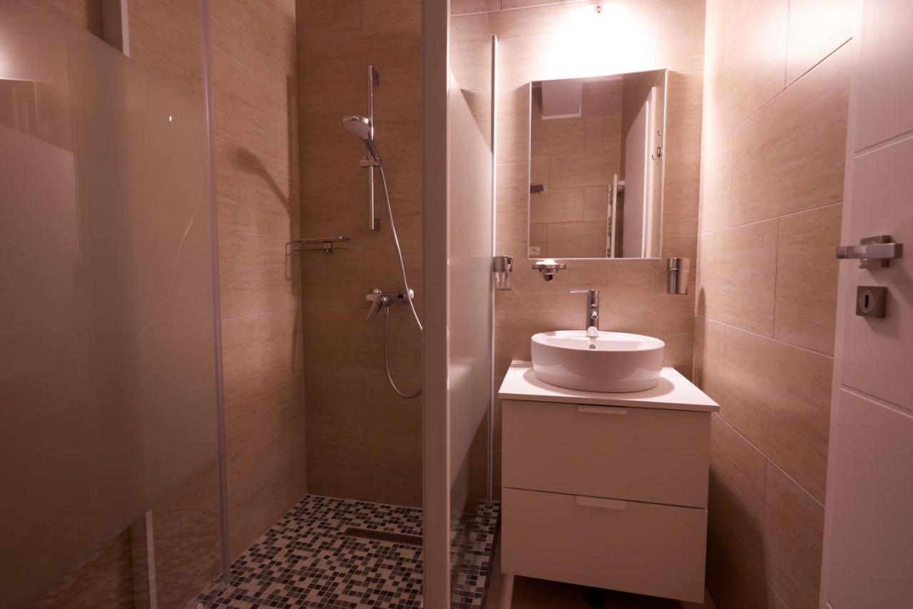 Atlantis Apartment นาโวดาริ ภายนอก รูปภาพ